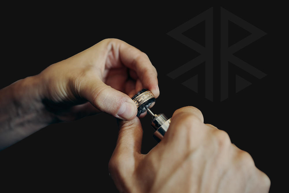 Hochwertiger Schmuck aus Silber und Edelstahl in Handarbeit